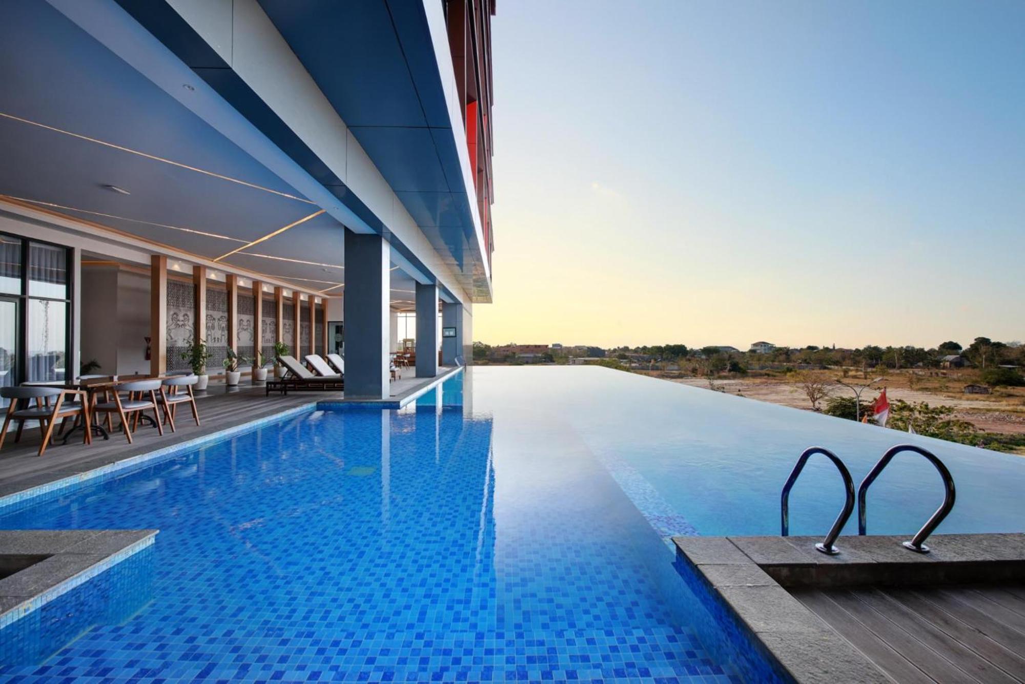 Harper Kupang By Aston Hotel Luaran gambar